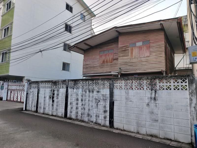 ขาย บ้านพร้อมสิ่งปลูกสร้างบ้านไม้ 2 ชั้น 54 ตร.วา ซอย จรัญสนิทวงศ์ 1 ทำเลดีใกล้ MRT ท่าพระ 650 เมตร, กรุงเทพ, วัดท่าพระ, บางกอกใหญ่, กรุงเทพ, 432 ตร.ม., บ้านเดี่ยว ขาย, โดย ธนาเศรษฐ์ ศศิอุดมโรจน์, 500625270 - DDproperty.com