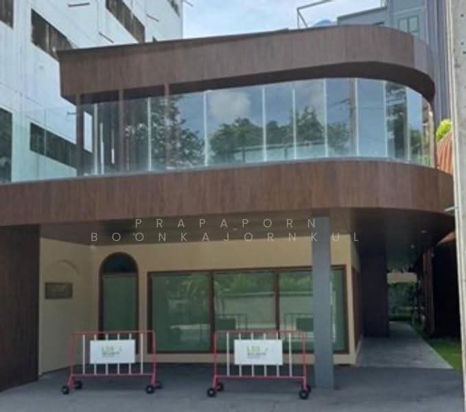 Newly Renovated Duplex Retail Space | High Visibility Facing Residence, Bangkok, Phra Kanong Nua, Watthana, Bangkok, , 228 sqm, Retail Space For Rent, by Prapaporn Boonkajonkul, 500625300 - DDproperty.com