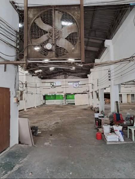 ให้เช่า อาคารสำนักงาน+โรงงาน (เลียบคลองแคราย) กระทุ่มแบน สมุทรสาคร 1,140 ตรม., สมุทรสาคร, แคราย, กระทุ่มแบน, สมุทรสาคร, 1,140 ตร.ม., โกดัง-โรงงาน ให้เช่า, โดย วิวัฒน์ เวชพงศา, 500625386 - DDproperty.com