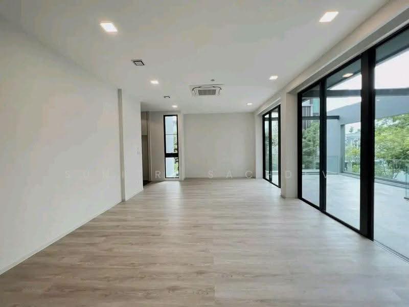 VIVE Krungthep Kreetha, Bangkok, Krungthep Kreetha Road, Saphan Sung, Bangkok, 4 Bedrooms, 421 sqm, Single Detached House For Rent, by Sunitra Sachdev, 500625463 - DDproperty.com