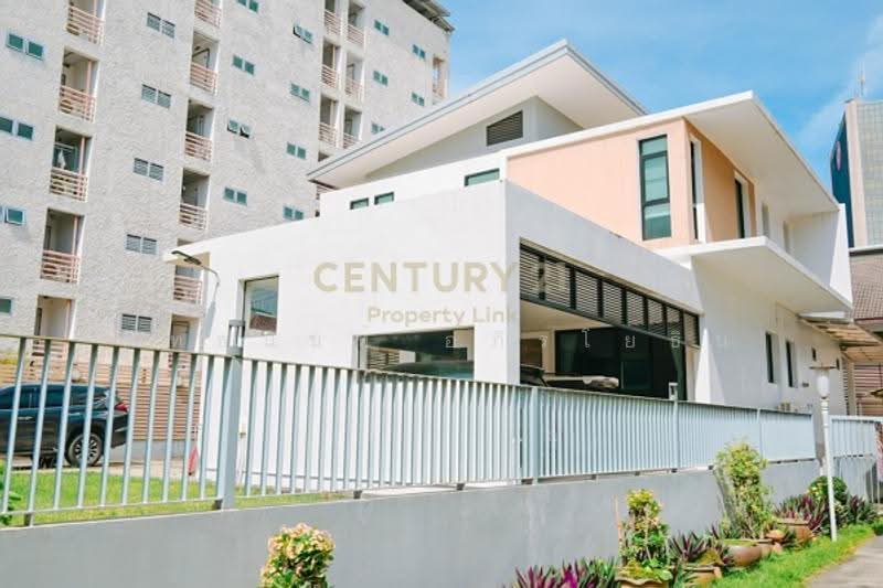 4 bedrooms, excellent condition, built in 2017, 6 car parking spaces., Bangkok, Samsen Nai, Phaya Thai, Bangkok, 3 Bedrooms, 400 sqm, Single Detached House For Rent, by Pattanan Apirayothin, 500625501 - DDproperty.com