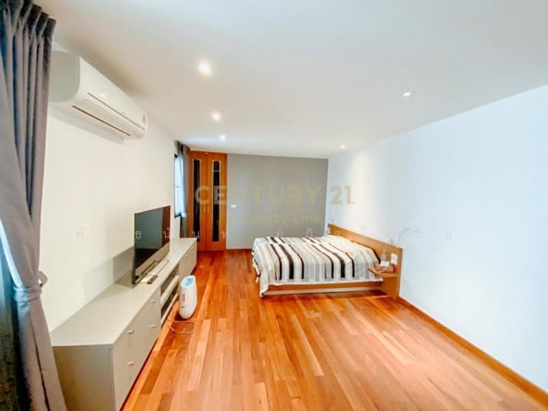 4 bedrooms, excellent condition, built in 2017, 6 car parking spaces., Bangkok, Samsen Nai, Phaya Thai, Bangkok, 3 Bedrooms, 400 sqm, Single Detached House For Rent, by Pattanan Apirayothin, 500625501 - DDproperty.com