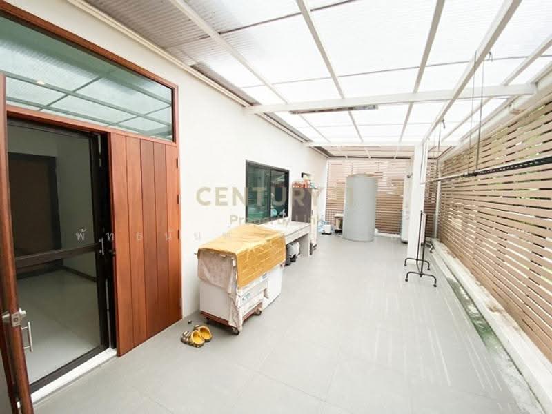4 bedrooms, excellent condition, built in 2017, 6 car parking spaces., Bangkok, Samsen Nai, Phaya Thai, Bangkok, 3 Bedrooms, 400 sqm, Single Detached House For Rent, by Pattanan Apirayothin, 500625501 - DDproperty.com
