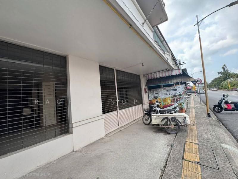 3-story hotel building for sale in Phuket City, near Old Town. Land area: 60 square wah., Phuket, Talat Nua, Muang Phuket, Phuket, , 240 sqm, Shophouse For Sale, by Rachen Nopsuwan, 500625540 - DDproperty.com