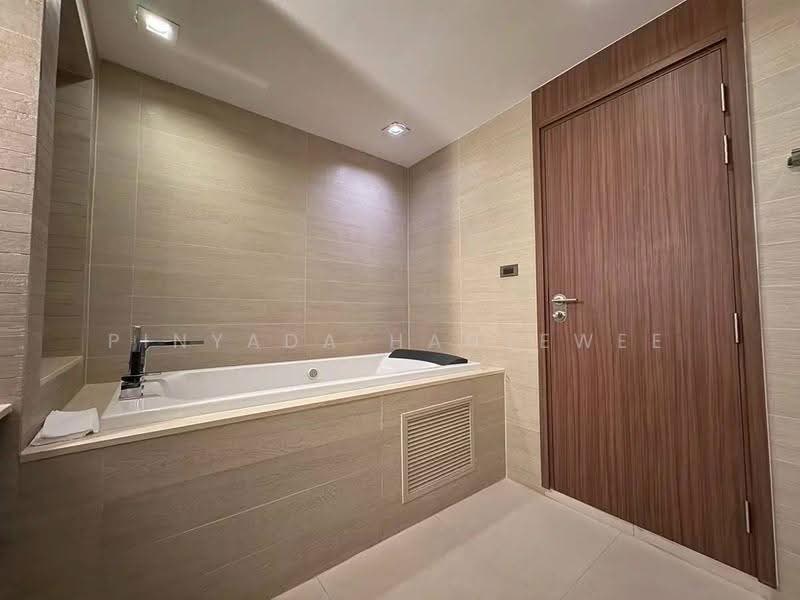 The Hudson Sathorn 7 : เดอะ ฮัดสัน สาทร 7, กรุงเทพ, 131 ถนน สาทรใต้, ทุ่งมหาเมฆ, สาทร, กรุงเทพ, 171 ตร.ม., คอนโด ขาย, โดย Pinyada Hantewee, 500625623 - DDproperty.com