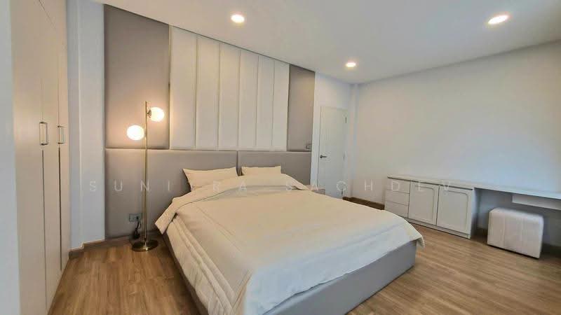 Centro Bangna, Samut Prakan, 111 Soi 3, Bang Kaeo, Bang Plee, Samut Prakan, 4 Bedrooms, 303 sqm, Single Detached House For Rent, by Sunitra Sachdev, 500625646 - DDproperty.com
