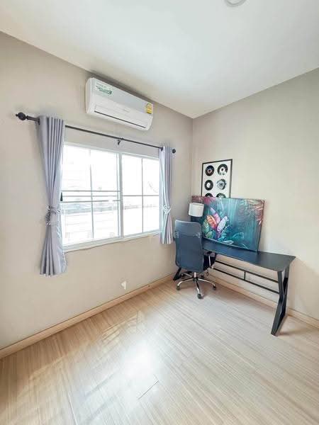 ให้เช่าทาวน์โฮมหลังริม ม.เสนาวีว่า เจซิตี้ ( J City ) ศรีราชา, Chon Buri (Pattaya), Surasak, Si Racha, Chon Buri (Pattaya), 3 Bedrooms, 65 sqm, Townhouse For Rent, by Dusit Saengfa, 500625656 - DDproperty.com