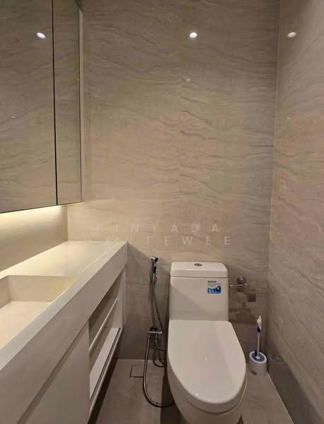 Muniq Langsuan, Bangkok, Soi Tonson, Lumphini, Pathum Wan, Bangkok, 2 Bedrooms, 86 sqm, Condo For Rent, by Pinyada Hantewee, 500625850 - DDproperty.com