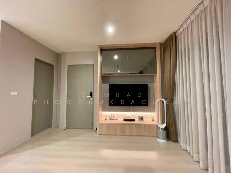 Life Ratchadapisek, Bangkok, 279 Ratchadapisaek Road, Huai Khwang, Bangkok, 2 Bedrooms, 65 sqm, Condo For Sale, by Somrad Phoopruksachart, 500625856 - DDproperty.com