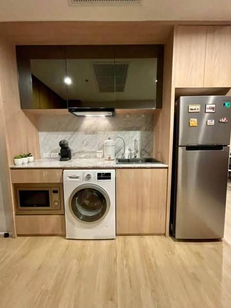 Life Ratchadapisek, Bangkok, 279 Ratchadapisaek Road, Huai Khwang, Bangkok, 2 Bedrooms, 65 sqm, Condo For Sale, by Somrad Phoopruksachart, 500625856 - DDproperty.com