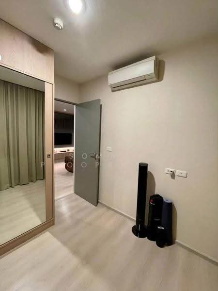 Life Ratchadapisek, Bangkok, 279 Ratchadapisaek Road, Huai Khwang, Bangkok, 2 Bedrooms, 65 sqm, Condo For Sale, by Somrad Phoopruksachart, 500625856 - DDproperty.com