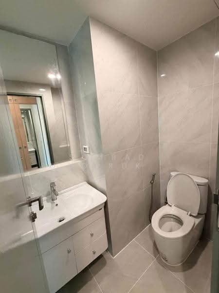 Life Ratchadapisek, Bangkok, 279 Ratchadapisaek Road, Huai Khwang, Bangkok, 2 Bedrooms, 65 sqm, Condo For Sale, by Somrad Phoopruksachart, 500625856 - DDproperty.com