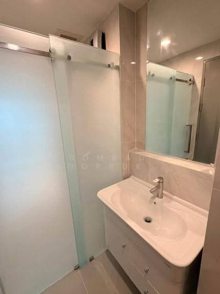 Life Ratchadapisek, Bangkok, 279 Ratchadapisaek Road, Huai Khwang, Bangkok, 2 Bedrooms, 65 sqm, Condo For Sale, by Somrad Phoopruksachart, 500625856 - DDproperty.com