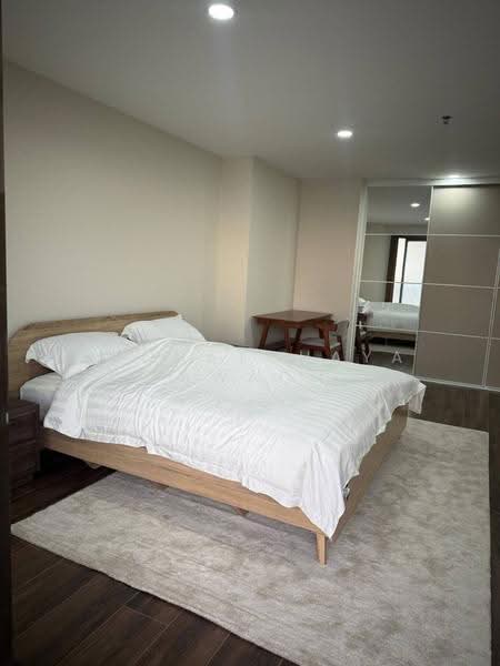 State Tower, Bangkok, 1055 Silom Road, Silom, Bang Rak, Bangkok, 1 Bedroom, 68 sqm, Condo For Sale, by Suchatchaya Supawachiranant, 500625959 - DDproperty.com