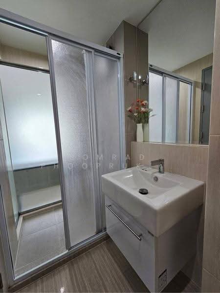 Life Ratchadapisek, Bangkok, 279 Ratchadapisaek Road, Huai Khwang, Bangkok, 2 Bedrooms, 65 sqm, Condo For Rent, by Somrad Phoopruksachart, 500625999 - DDproperty.com