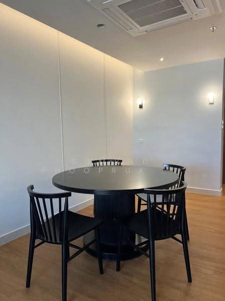 Baan Ploenchit, Bangkok, Soi Ruamrudee 2 Ploenchit Road, Lumphini, Pathum Wan, Bangkok, 2 Bedrooms, 100 sqm, Condo For Rent, by Somrad Phoopruksachart, 500626073 - DDproperty.com