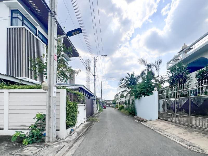 Cozy Satri Witthaya 2 Soi 15 : โคซี่ สตรีวิทยา 2 ซอย 15, กรุงเทพ, 120 ซอย 15, ลาดพร้าว, กรุงเทพ, 280 ตร.ม., ทาวน์เฮ้าส์ ขาย, โดย ภัสสร์ปภา นิลคช, 500626075 - DDproperty.com