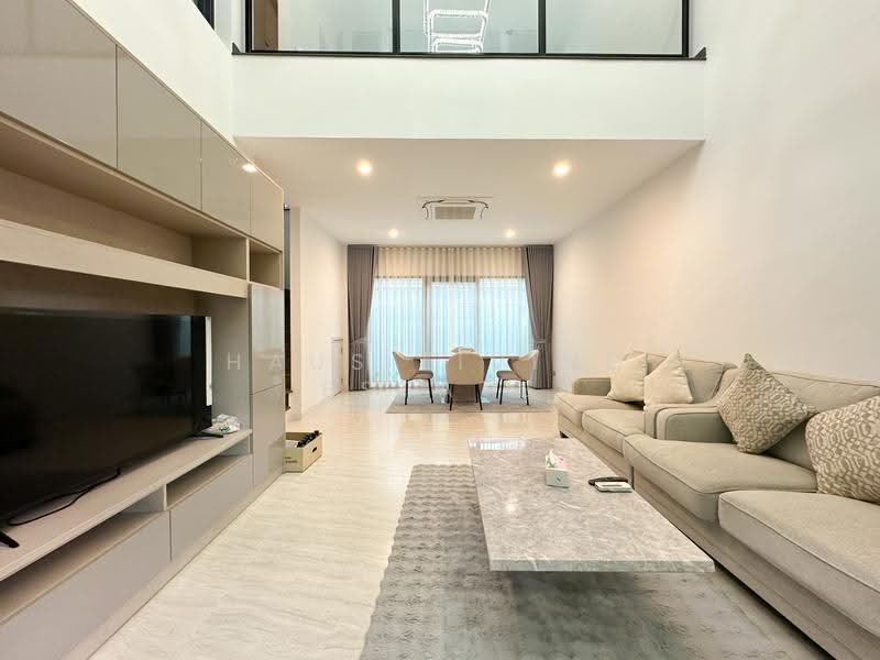 Baan Klang Muang Classe Ratchayothin, Bangkok, Chatuchak, Bangkok, 2 Bedrooms, 214 sqm, Townhouse For Sale, by Haus Living Estate, 500626119 - DDproperty.com
