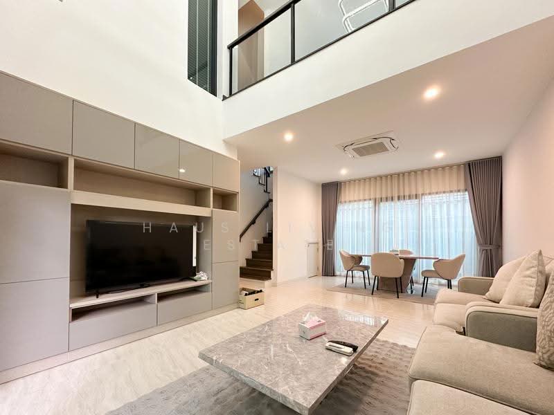 Baan Klang Muang Classe Ratchayothin, Bangkok, Chatuchak, Bangkok, 2 Bedrooms, 214 sqm, Townhouse For Sale, by Haus Living Estate, 500626119 - DDproperty.com