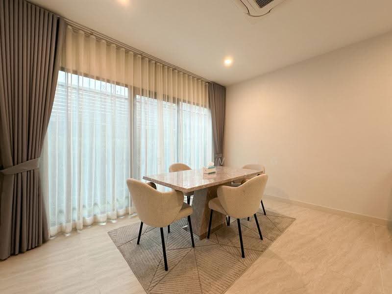 Baan Klang Muang Classe Ratchayothin, Bangkok, Chatuchak, Bangkok, 2 Bedrooms, 214 sqm, Townhouse For Sale, by Haus Living Estate, 500626119 - DDproperty.com