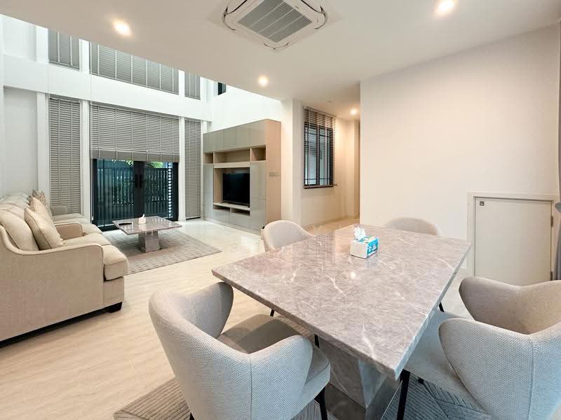 Baan Klang Muang Classe Ratchayothin : บ้านกลางเมือง คลาสเซ่ รัชโยธิน, กรุงเทพ, จตุจักร, กรุงเทพ, 214 ตร.ม., ทาวน์เฮ้าส์ ขาย, โดย Haus Living Estate, 500626119 - DDproperty.com