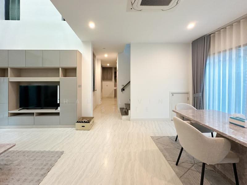 Baan Klang Muang Classe Ratchayothin, Bangkok, Chatuchak, Bangkok, 2 Bedrooms, 214 sqm, Townhouse For Sale, by Haus Living Estate, 500626119 - DDproperty.com
