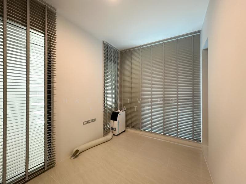 Baan Klang Muang Classe Ratchayothin, Bangkok, Chatuchak, Bangkok, 2 Bedrooms, 214 sqm, Townhouse For Sale, by Haus Living Estate, 500626119 - DDproperty.com