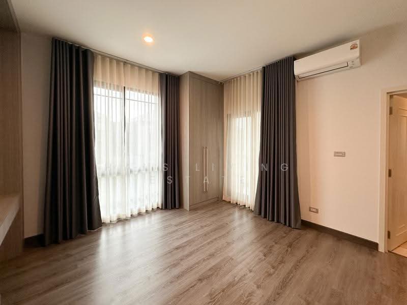 Baan Klang Muang Classe Ratchayothin, Bangkok, Chatuchak, Bangkok, 2 Bedrooms, 214 sqm, Townhouse For Sale, by Haus Living Estate, 500626119 - DDproperty.com