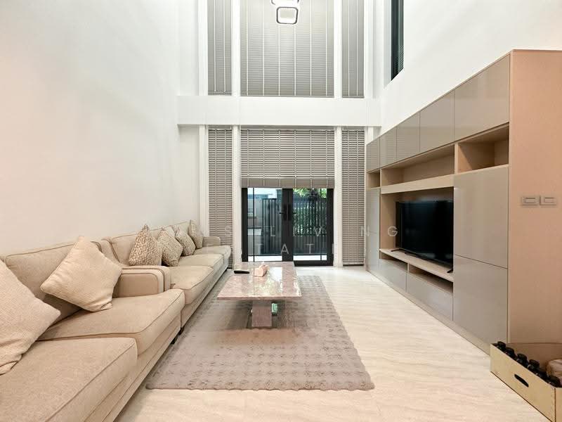 Baan Klang Muang Classe Ratchayothin, Bangkok, Chatuchak, Bangkok, 2 Bedrooms, 214 sqm, Townhouse For Sale, by Haus Living Estate, 500626119 - DDproperty.com