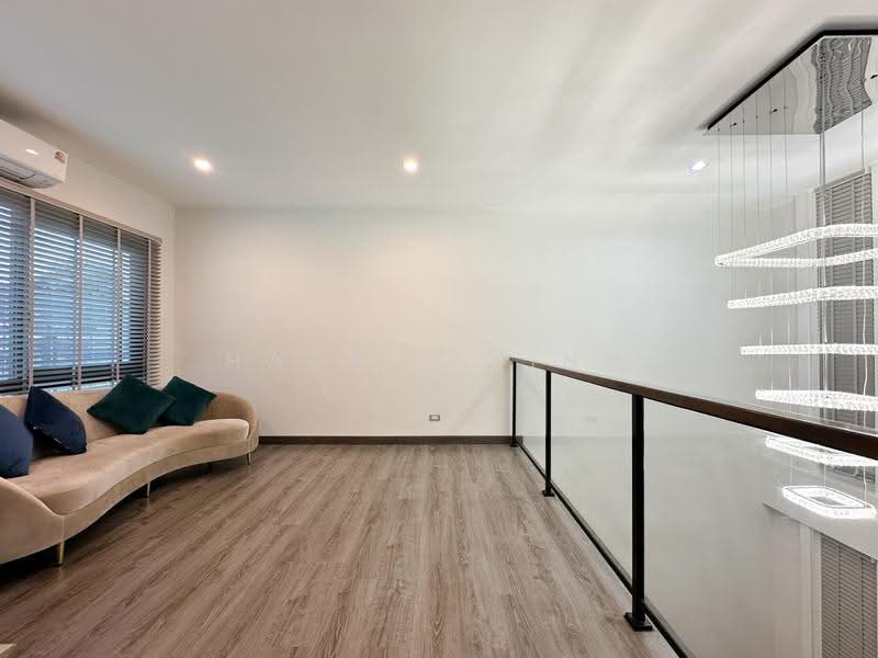 Baan Klang Muang Classe Ratchayothin, Bangkok, Chatuchak, Bangkok, 2 Bedrooms, 214 sqm, Townhouse For Sale, by Haus Living Estate, 500626119 - DDproperty.com