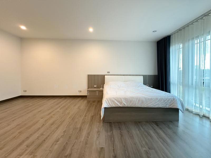 Baan Klang Muang Classe Ratchayothin, Bangkok, Chatuchak, Bangkok, 2 Bedrooms, 214 sqm, Townhouse For Sale, by Haus Living Estate, 500626119 - DDproperty.com
