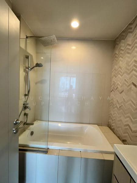 Oka Haus Sukhumvit 36, Bangkok, 3399 Rama 4 Road, Khong Tan, Khlong Toei, Bangkok, 1 Bedroom, 35 sqm, Condo For Rent, by Suchatchaya Supawachiranant, 500626148 - DDproperty.com