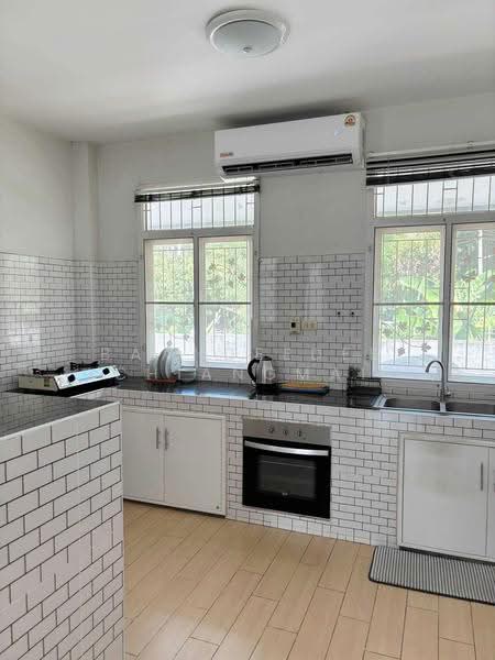 A house for rent near Sarasas Witaed Lanna School, Rental Price: 22,000 THB / month No.9H748, Chiang Mai, Mae Hia, Muang Chiang Mai, Chiang Mai, 2 Bedrooms, 100 sqm, Single Detached House For Rent, by Baandeedee Chiangmai, 500626298 - DDproperty.com