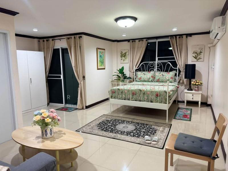 Baan Royal Nakarin Villa : บ้านรอยัลนครินทร์วิลล่า, กรุงเทพ, ถนน เลียบคลองเคล็ด, หนองบอน, ประเวศ, กรุงเทพ, 500 ตร.ม., ทาวน์เฮ้าส์ ให้เช่า, โดย Rapeephan, 500626405 - DDproperty.com