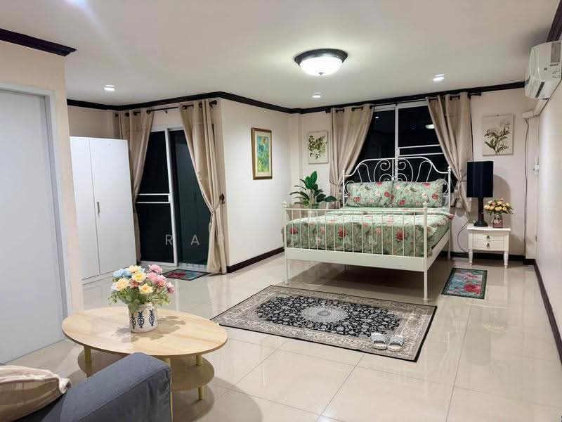 Baan Royal Nakarin Villa, Bangkok, Liab Khlong Kled Road, Nong Bon, Prawet, Bangkok, 5 Bedrooms, 500 sqm, Townhouse For Rent, by Rapeephan, 500626405 - DDproperty.com