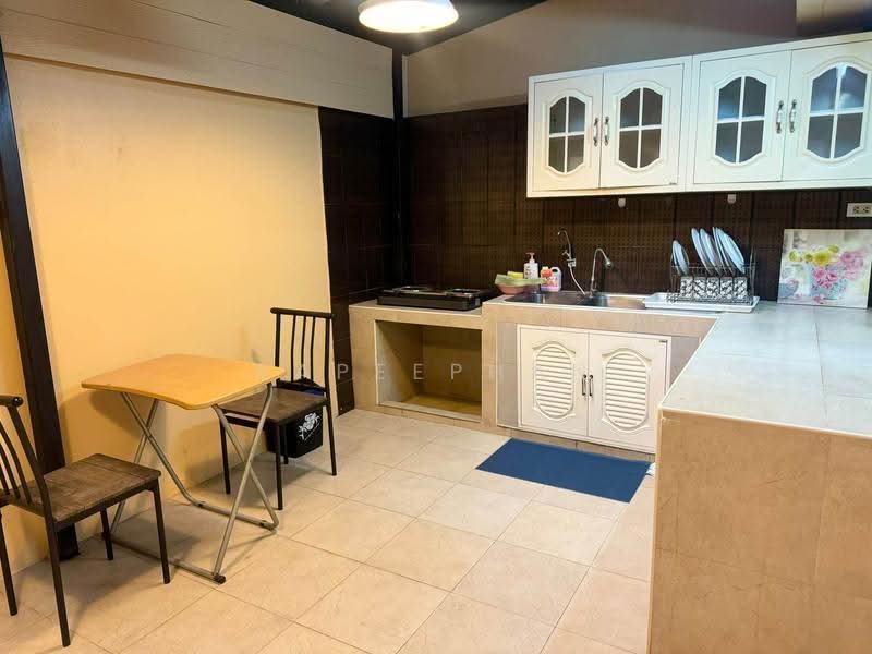 Baan Royal Nakarin Villa, Bangkok, Liab Khlong Kled Road, Nong Bon, Prawet, Bangkok, 5 Bedrooms, 500 sqm, Townhouse For Rent, by Rapeephan, 500626405 - DDproperty.com