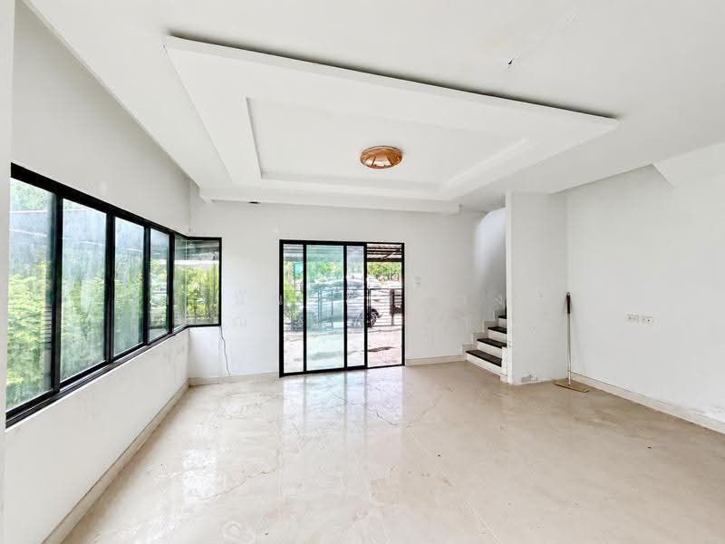 Baan Fah Piyarom Nesto Wongwaen-Lamlukka Klong 6, Pathum Thani, Bung Kham Proi, Lam Luk Ka, Pathum Thani, 3 Bedrooms, 160 sqm, Semi-Detached House (Twin House) For Sale, by ภัทรนัน อิศรางกูร ณ อยุธยา, 500626418 - DDproperty.com