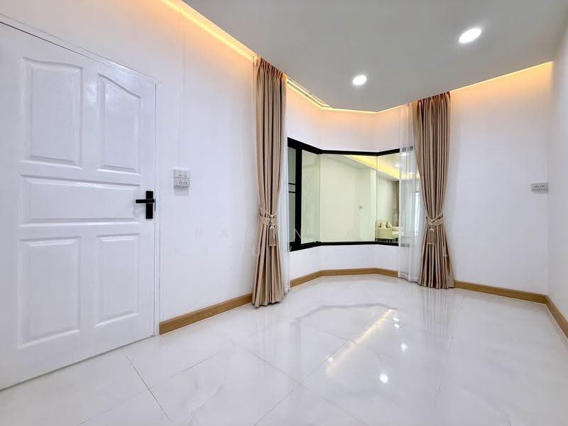 หมู่บ้านวีรวัฒน์ เพชรเกษม 92/3 บางแค, Bangkok, Bang Kae Nua, Bang Khae, Bangkok, 3 Bedrooms, 120 sqm, Townhouse For Sale, by Parinya Ingkasuwanakul, 500626595 - DDproperty.com