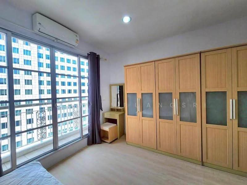 Citi Smart Sukhumvit 18, Bangkok, 366 Soi Sukhumvit 18, Sukhumvit Road, Khlong Toei, Bangkok, 3 Bedrooms, 180 sqm, Condo For Rent, by Phoom Imruangsri, 500626788 - DDproperty.com