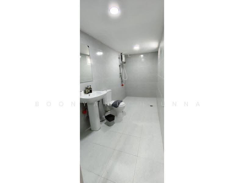 7-BR Villa, Chon Buri (Pattaya), Nong Pru, Bang Lamung (Pattaya), Chon Buri (Pattaya), 7 Bedrooms, 350 sqm, Villa For Sale, by Boonyanuch Unna, 500626798 - DDproperty.com