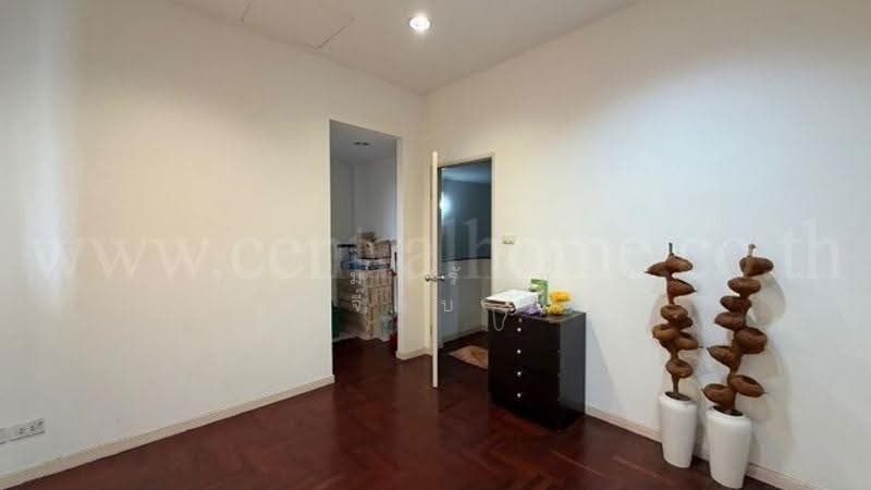 Mu Ban Nararom, Nonthaburi, Wat Chalo, Bang Kruai, Nonthaburi, 4 Bedrooms, 200 sqm, Townhouse For Sale, by คุณ มณีรัตน์ ( เจี๊ยบ ), 500627120 - DDproperty.com