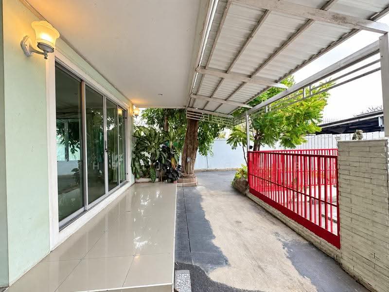 Prueklada Rangsit Klong 4, Pathum Thani, Sawai Pracharat Road, Lat Sawai, Lam Luk Ka, Pathum Thani, 3 Bedrooms, 160 sqm, Single Detached House For Sale, by THE LIVING HUB, 500627261 - DDproperty.com