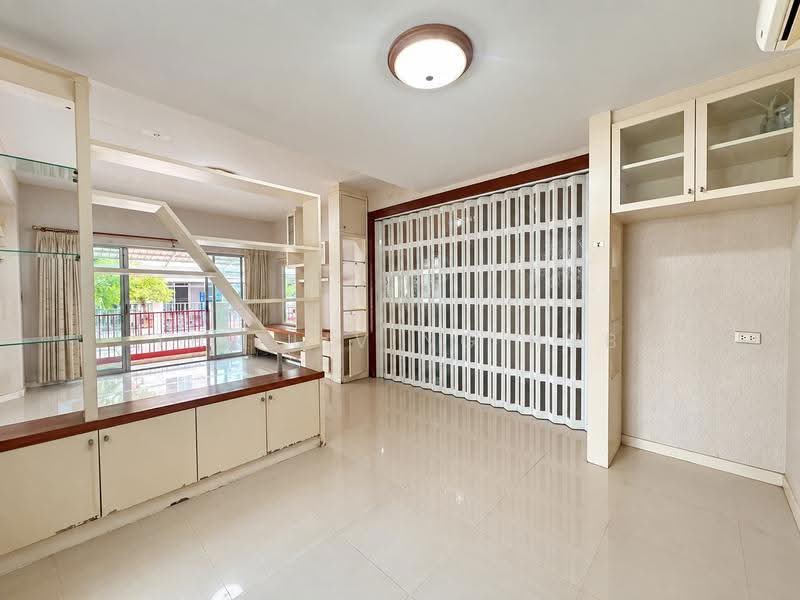 Prueklada Rangsit Klong 4, Pathum Thani, Sawai Pracharat Road, Lat Sawai, Lam Luk Ka, Pathum Thani, 3 Bedrooms, 160 sqm, Single Detached House For Sale, by THE LIVING HUB, 500627261 - DDproperty.com