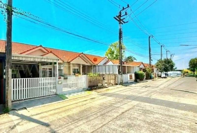 Baan Jesada 9, Pathum Thani, เลียบคลอง 4, Lat Sawai, Lam Luk Ka, Pathum Thani, 2 Bedrooms, 80 sqm, Townhouse For Sale, by คุณ ศันสนีย์ ( เก๋ ), 500627404 - DDproperty.com