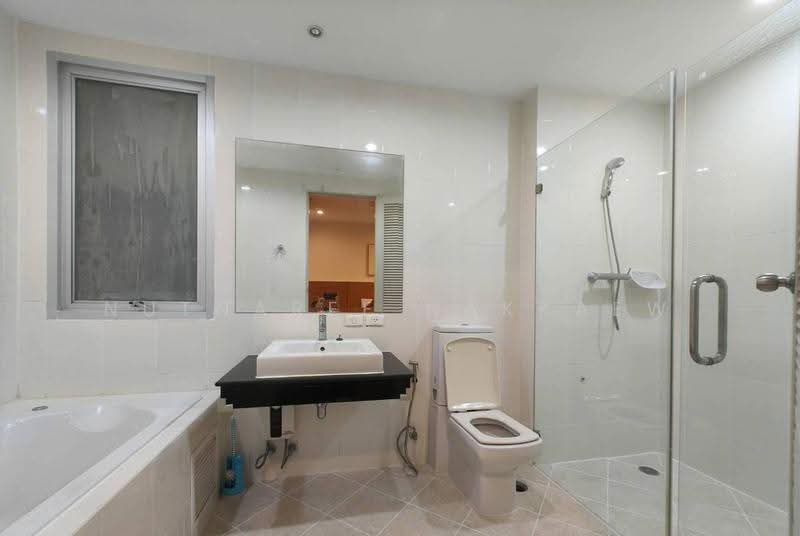 The Master Centrium Asoke-Sukhumvit, Bangkok, Sukhumvit 21, Khlongtoei Nua, Watthana, Bangkok, 3 Bedrooms, 150 sqm, Condo For Rent, by Nutnaree Nakkaew, 500627587 - DDproperty.com