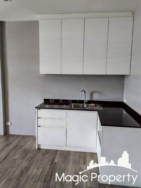 4-Storey Commercial Building For Sale in Sukhumvit 42, Bangkok, Khlong Tan Nua, Watthana, Bangkok, , 150 sqm, Shophouse For Sale, by Magic Property, 500627628 - DDproperty.com