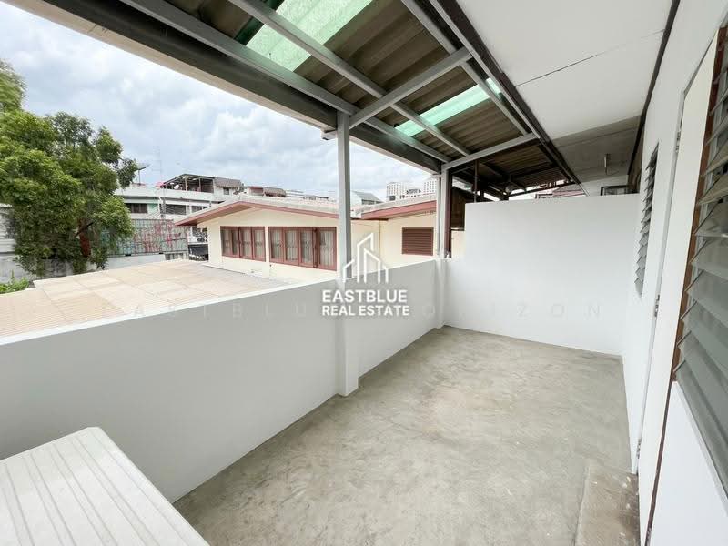 Townhouse Area Ekkamai, Bangkok, Khlong Tan Nua, Watthana, Bangkok, 3 Bedrooms, 150 sqm, Townhouse For Rent, by Eastblue Horizon, 500627953 - DDproperty.com
