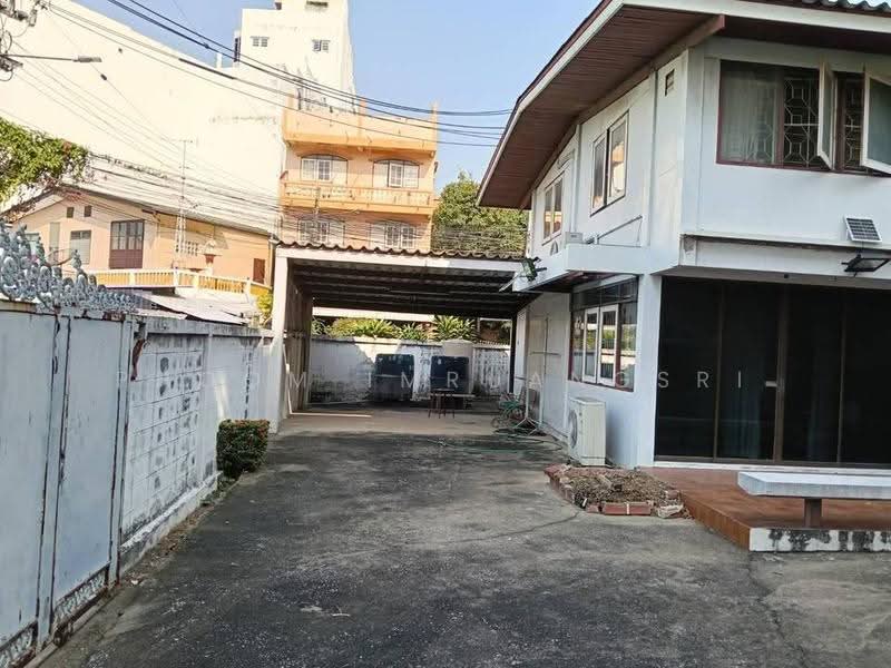 5-BR House, Bangkok, Praborommaharatchawang, Phra Nakhon, Bangkok, 5 Bedrooms, 748 sqm, Single Detached House For Sale, by Phoom Imruangsri, 500627957 - DDproperty.com