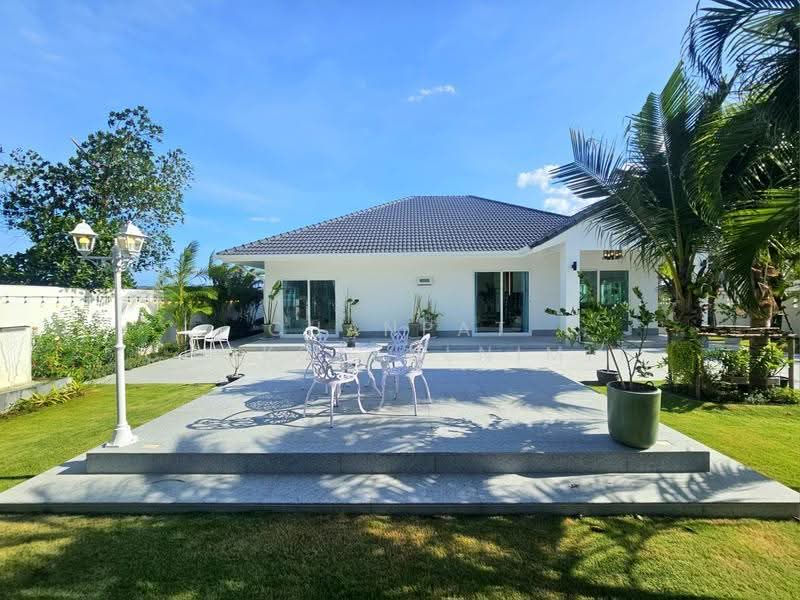 Luxury Hua Hin Villa, Prachuap Khiri Khan, Hin Lek Fai, Hua Hin, Prachuap Khiri Khan, 3 Bedrooms, 182 sqm, Villa For Sale, by Chanpat Choksakulnimit, 500628039 - DDproperty.com
