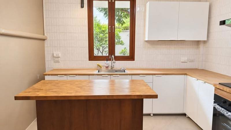 Detached House, Sukhumvit Soi 22, Phrom Phong, Sukhumvit, Bangkok, Khong Tan, Khlong Toei, Bangkok, 3 Bedrooms, 200 sqm, Single Detached House For Rent, by Thiti Boonchurn, 500628189 - DDproperty.com